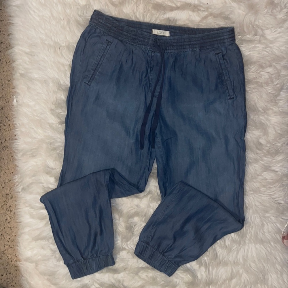 Loft Chambray pull on jeans